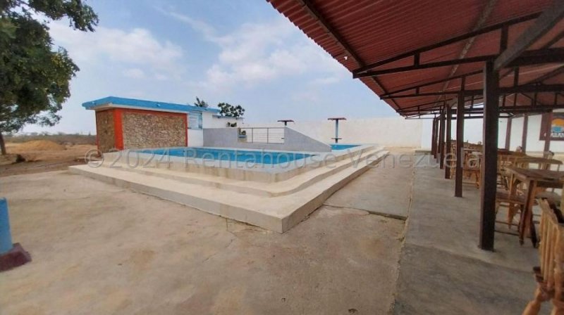 Local Comercial en Venta en Dabajuro, Falcon MLS #24-24974 GR 