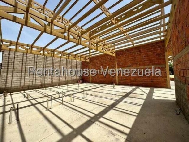 Foto Local en Venta en Punto Fijo, Falcón - U$D 184.500 - LOV244264 - BienesOnLine