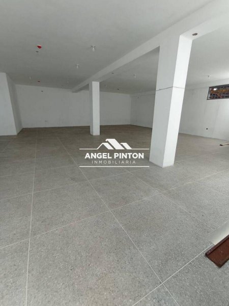 Foto Local en Venta en Maracaibo, Zulia - U$D 4.000.000 - LOV243099 - BienesOnLine