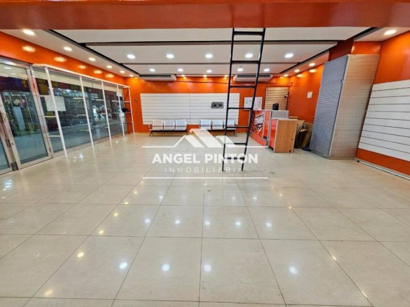 LOCAL COMERCIAL VENTA / ALQUILER EN CC LAGO MALL MARACAIBO API 0171