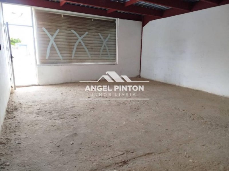 LOCAL COMERCIAL VENTA C.C ANA MARIA ZONA INDUSTRIAL MARACAIBO API 25102
