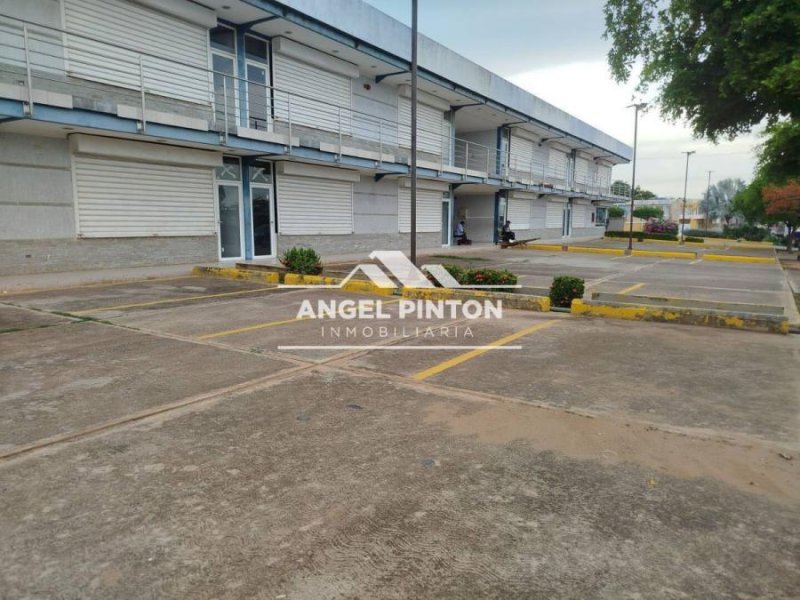 LOCAL COMERCIAL VENTA C.C ANA MARIA ZONA INDUSTRIAL MARACAIBO API 25105