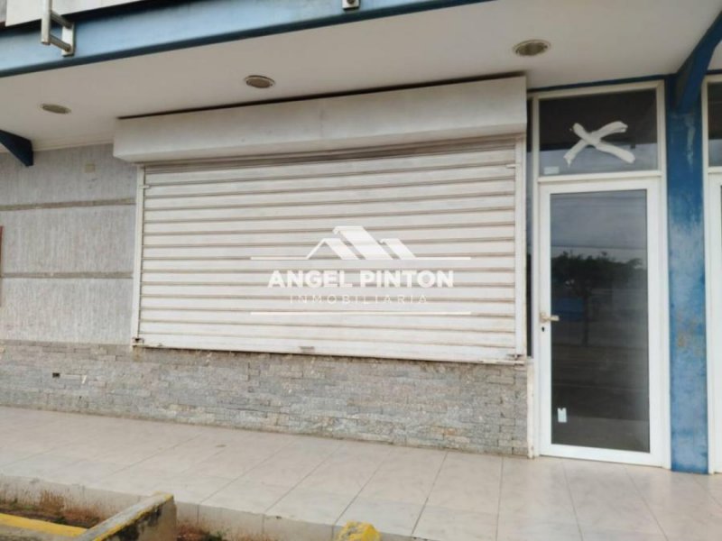 LOCAL COMERCIAL VENTA C.C ANA MARIA ZONA INDUSTRIAL MARACAIBO API 25108