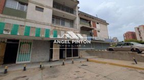 LOCAL COMERCIAL VENTA PLAZA DE LAS MADRES MARACAIBO API 69002