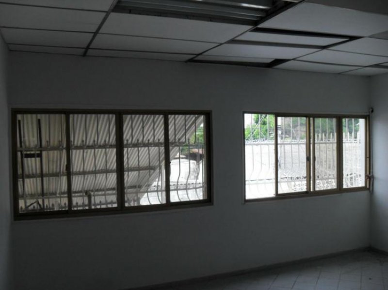 Foto Local en Alquiler en Maracay, Aragua - BsF 100.000 - LOA70838 - BienesOnLine