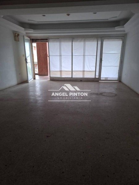 Foto Local en Venta en Cabimas, Zulia - U$D 21.000 - LOV253249 - BienesOnLine