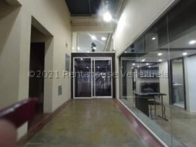 Foto Local en Venta en Los Guayabitos, Naguanagua, Carabobo - U$D 55.000 - LOV156992 - BienesOnLine