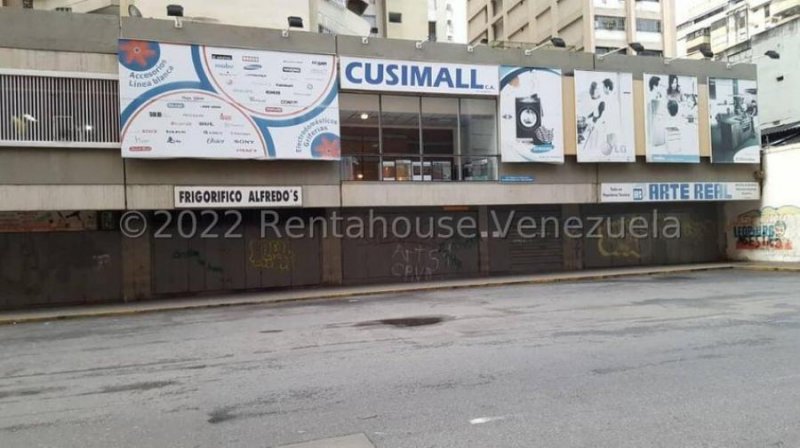 LOCAL  558 m2 Frente Puerta Sur C C SAMBIL en La Candelaria ACONDICIONADO, MLS#23-12090