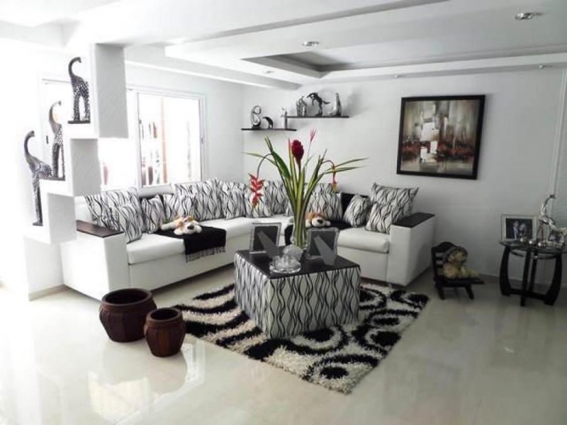 Foto Casa en Venta en Cumbres de Curumo, Caracas, Distrito Federal - U$D 350.000 - CAV164976 - BienesOnLine