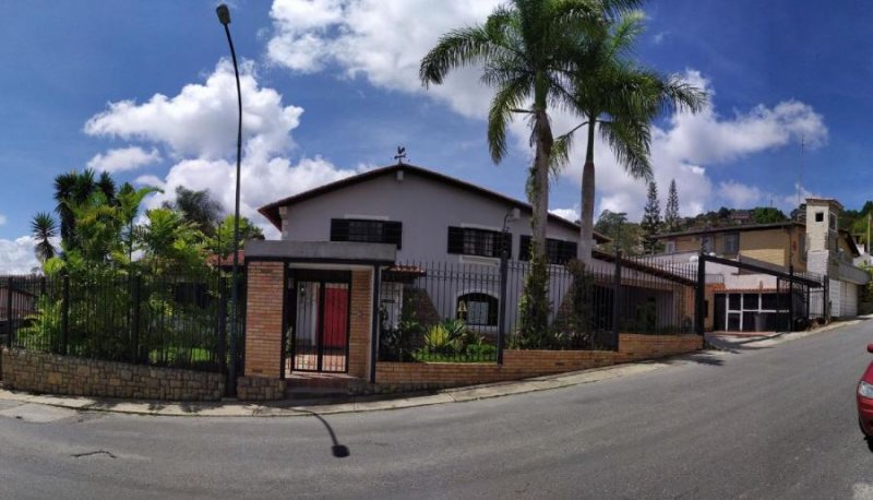 Maravillosa casa en venta La Lagunita Country Club Caracas