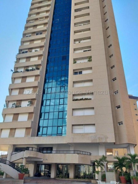 Foto Apartamento en Venta en Maracaibo, Zulia - U$D 240.000 - APV205003 - BienesOnLine