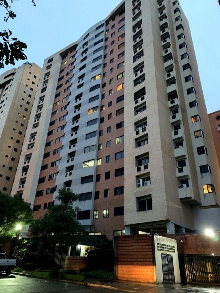 Foto Apartamento en Alquiler en La Trigaleña, Valencia, Carabobo - U$D 180 - APA138198 - BienesOnLine