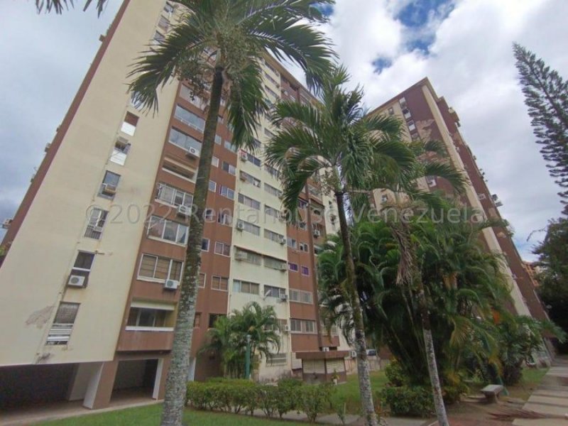 Norma Piña Asesora Inmobiliaria Rentahouse vende apartamento amplio e iluminado. Cod. Rah 23-16539