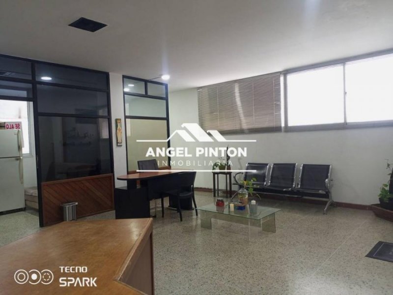 Foto Oficina en Alquiler en Avenida 5 de Julio, Maracaibo, Zulia - U$D 300 - OFA245326 - BienesOnLine