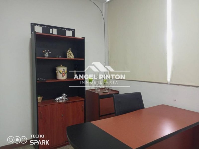 OFICINA ALQUILER AV 5 JULIO MARACAIBO API 6518