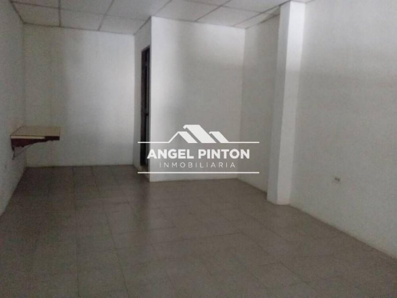 Foto Oficina en Alquiler en Maracaibo, Zulia - U$D 150 - OFA242935 - BienesOnLine