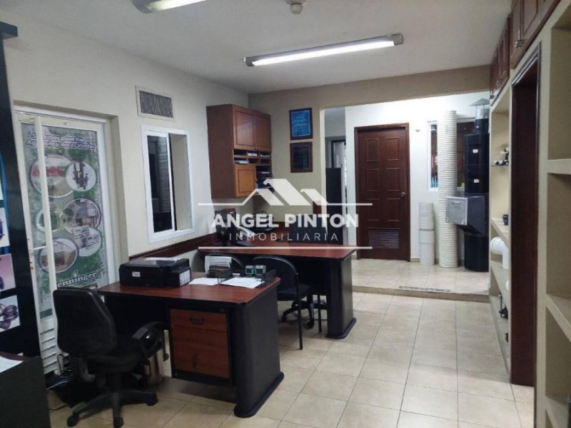 Foto Oficina en Alquiler en Maracaibo, Zulia - U$D 1.100 - OFA241741 - BienesOnLine