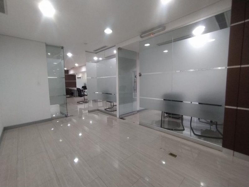 Foto Oficina en Alquiler en Valencia, Valencia, Carabobo - U$D 1.300 - OFA233917 - BienesOnLine