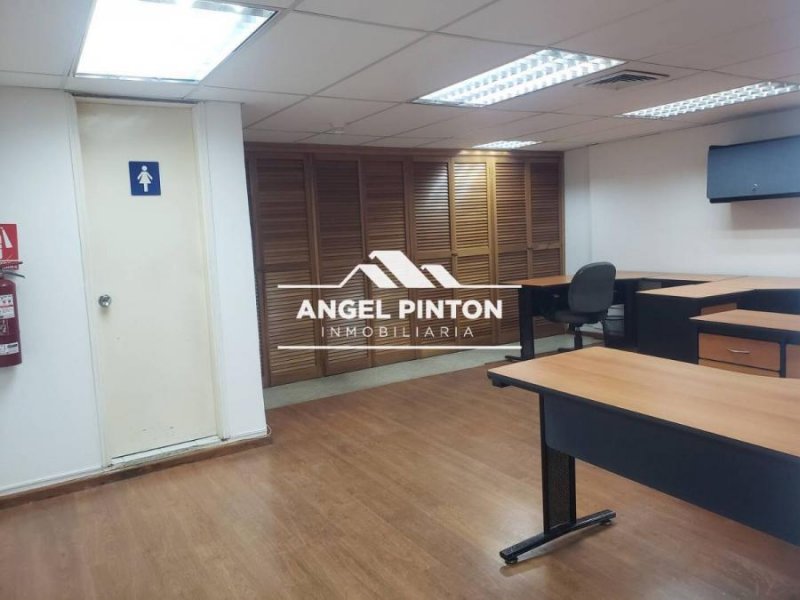 Foto Oficina en Alquiler en Maracaibo, Zulia - U$D 350 - OFA241306 - BienesOnLine