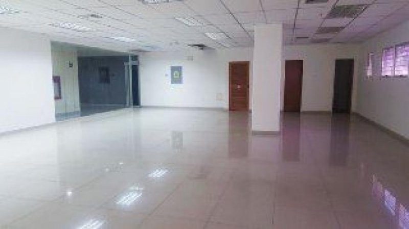 Foto Oficina en Alquiler en CHIQUINQUIRA, Maracaibo, Zulia - U$D 500 - OFA119213 - BienesOnLine