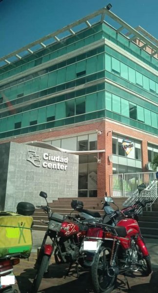 Oficina en Caracas, C.E Ciudad Center EN ALQUILER