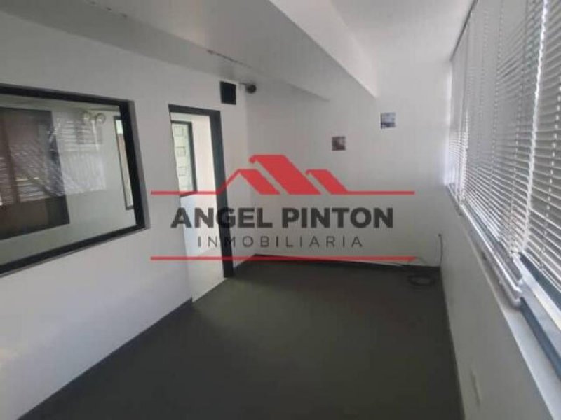 Foto Oficina en Venta en Zona Este, Maracaibo, Zulia - U$D 17.000 - OFV188453 - BienesOnLine