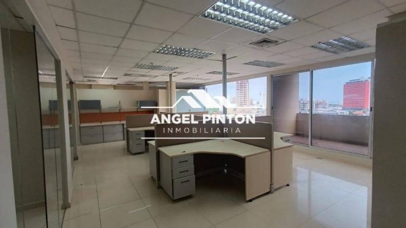 Foto Oficina en Alquiler en Maracaibo, Zulia - U$D 800 - OFA240255 - BienesOnLine