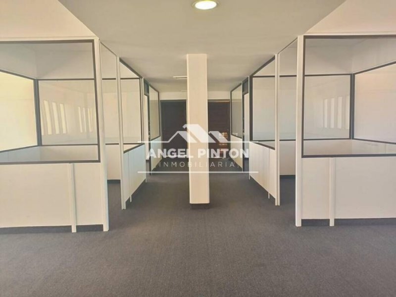 Foto Oficina en Alquiler en Maracaibo, Zulia - U$D 450 - OFA221344 - BienesOnLine