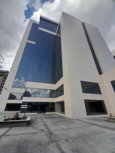 Oficinas en venta o alquiler Torre financiera de Lara piso completo