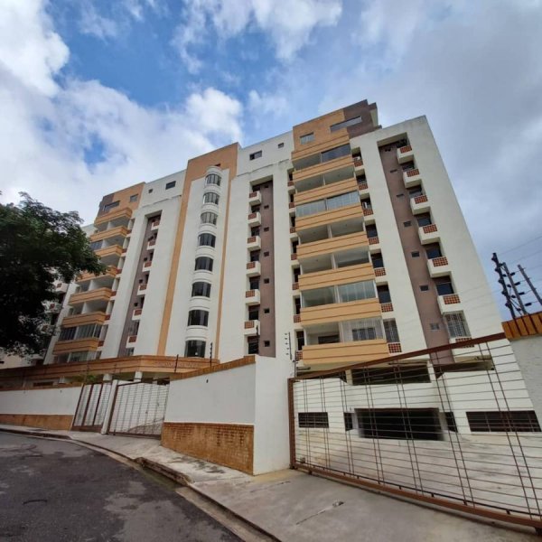 Apartamento en Venta en LOS NISPEROS Valencia, Carabobo