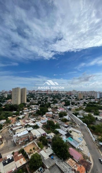 PENTHOUSE EN VENTA AV EL MILAGRO MARACAIBO API 71113