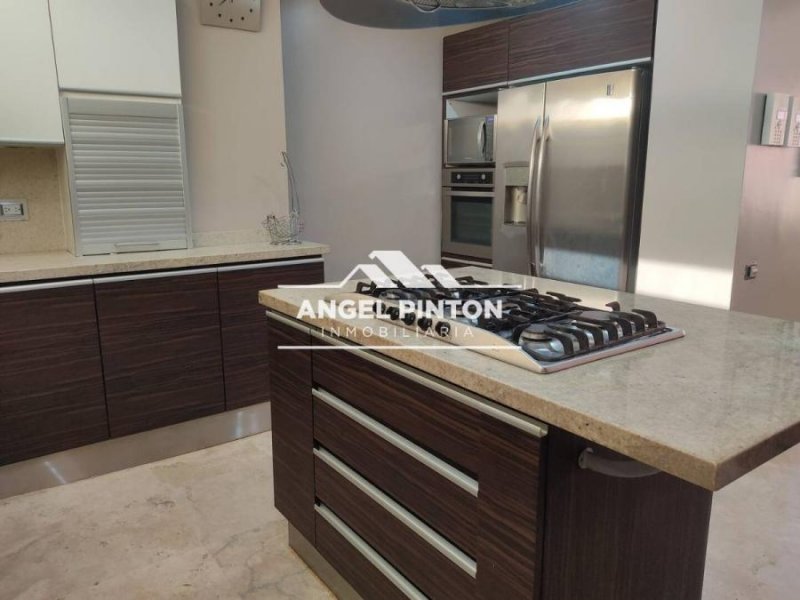 Foto Apartamento en Venta en Maracaibo, Zulia - U$D 380.000 - APV241478 - BienesOnLine