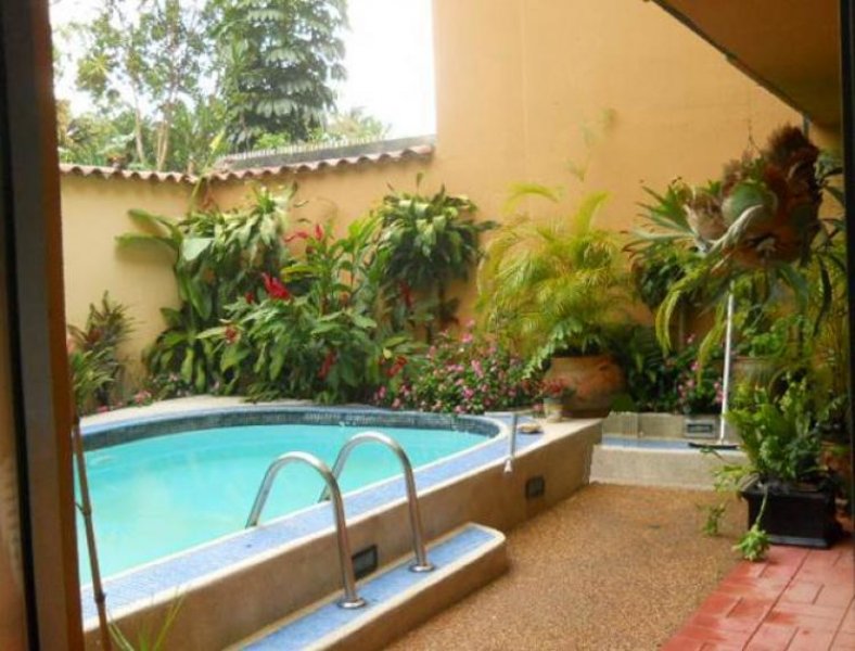 Foto Quinta en Venta en Caracas, Distrito Federal - BsF 11.400.000 - QUV47725 - BienesOnLine