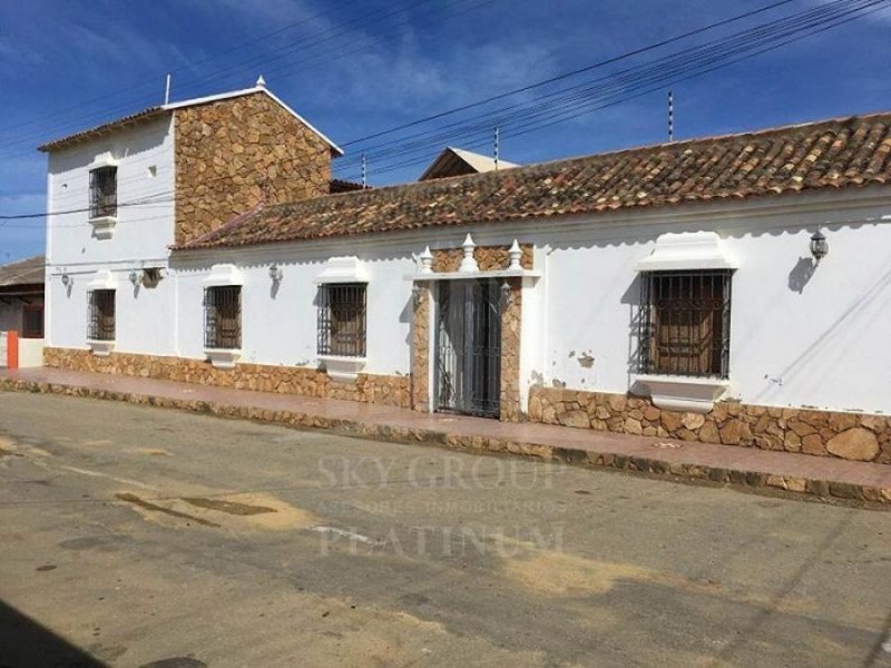 Hotel en Venta en Los Taques Santa Cruz de Los Taques, Falcón