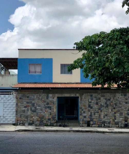 Foto Quinta en Venta en Urb Trigal Norte, Carabobo - U$D 80.000 - QUV229183 - BienesOnLine