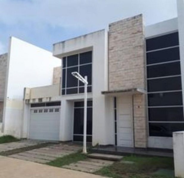 Foto Quinta en Venta en Ciudad Guayana, Bolívar - U$D 450.000 - QUV151103 - BienesOnLine