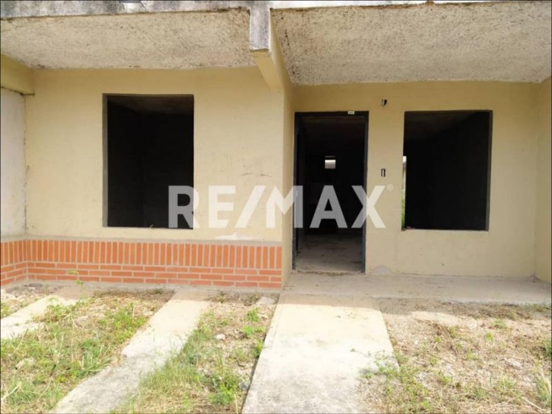 Foto Casa en Venta en Valencia, Conjunto Residencial El Alboral II, Flor Amarillo, Carabobo - U$D 4.200 - CAV152831 - BienesOnLine