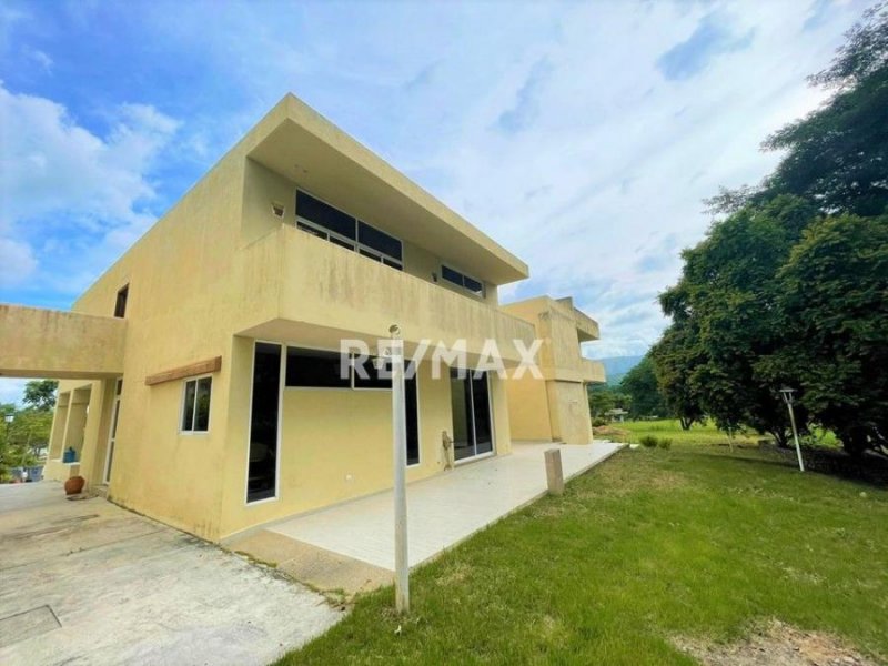 Foto Casa en Venta en Hato Royal, Guataparo, Valencia, Hato Royal, Guataparo, Valencia, Carabobo - U$D 600.000 - CAV165440 - BienesOnLine