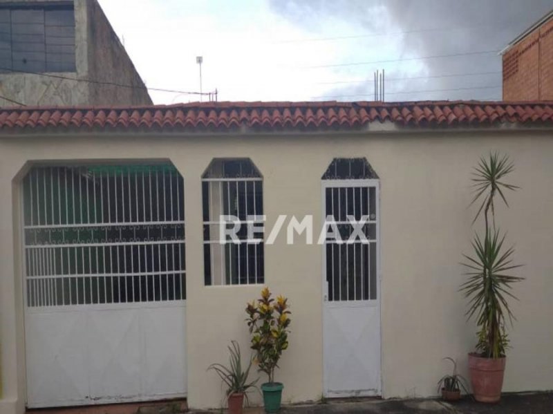 Foto Casa en Venta en Valencia, Urbanización Parque Valencia, Carabobo - U$D 15.000 - CAV158508 - BienesOnLine