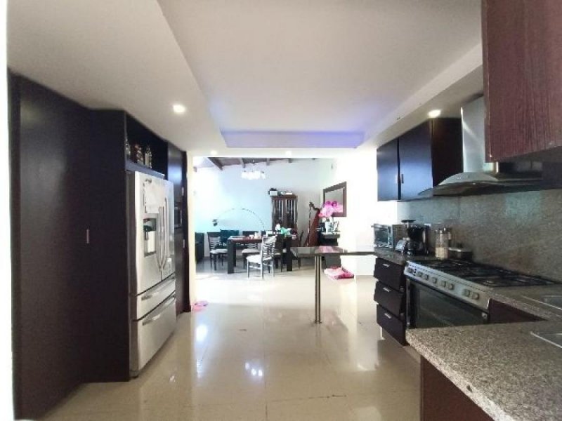 ROSA NUÑEZ, VENDE. Casa en Venta Naguanagua Urb. Naranjal