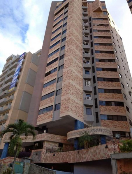 Foto Apartamento en Alquiler en La Trigaleña, Valencia, Carabobo - U$D 550 - APA217156 - BienesOnLine