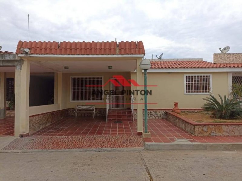 Foto Casa en Alquiler en Maracaibo, Maracaibo, Zulia - U$D 350 - CAA180622 - BienesOnLine