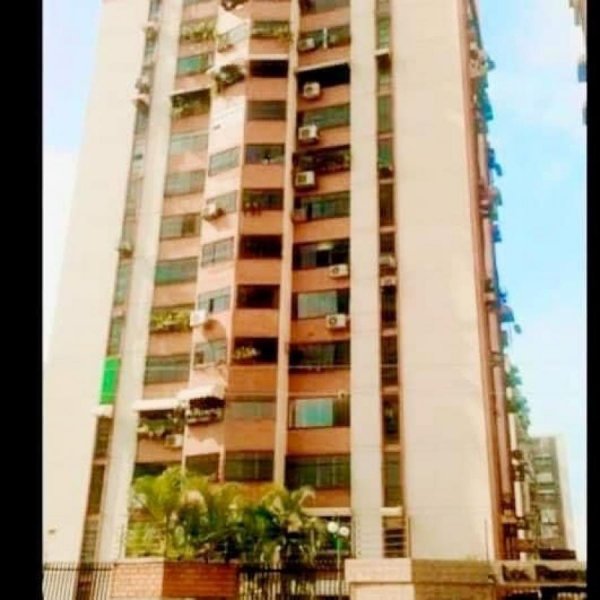 Se alquila o se vende Bello Apartamento en Base Aragua 04124390854