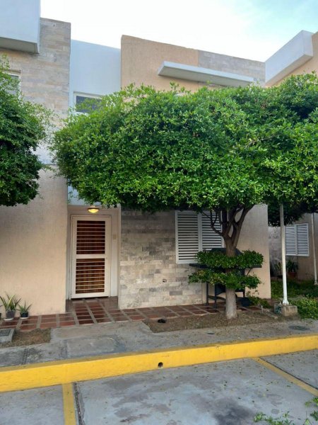 Foto Casa en Alquiler en Maracaibo, Maracaibo, Zulia - U$D 400 - CAA239264 - BienesOnLine