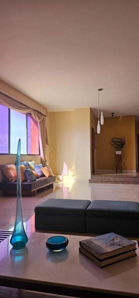 SE VENDE APARTAMENTO SECTOR LA LAGO CON PLANTA Y POZO DE AGUA MARACAIBO