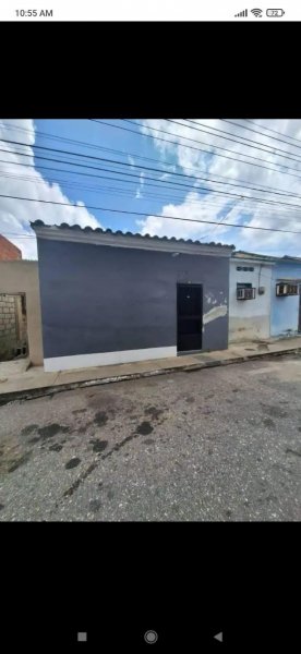 Se vende Casa a 1cuadra de la 5ta avenida terreno 700m2 Centro San Felipe Terreno Amplio 700m2