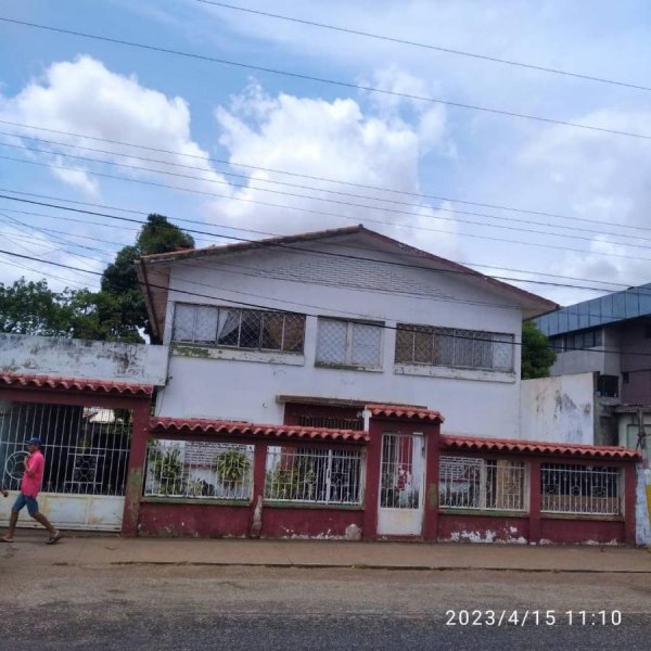 SE VENDE CASA AVENIDA FERNANDEZ PADILLA SAN JOSE GUANIPA