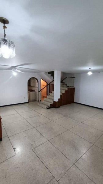 Foto Casa en Venta en Sucre, California, Distrito Federal - U$D 140.000 - CAV170406 - BienesOnLine