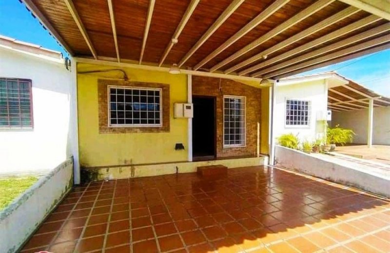 Foto Casa en Venta en Urbanización Prados del Golf, Lara - U$D 14.000 - CAV181094 - BienesOnLine