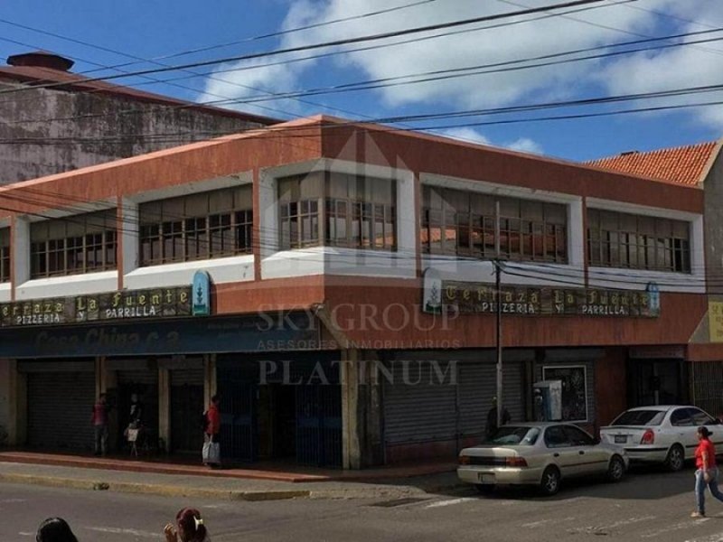 Se vende: Edificación con mobiliario para restaurant, Punto Fijo